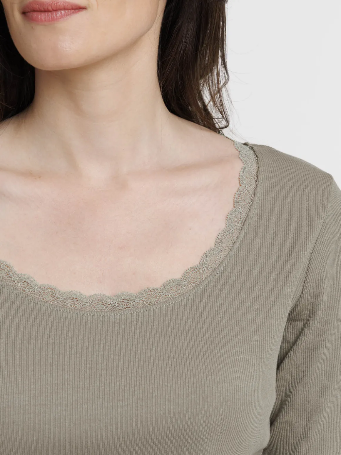 T-shirt tilleul col rond dentelle femme